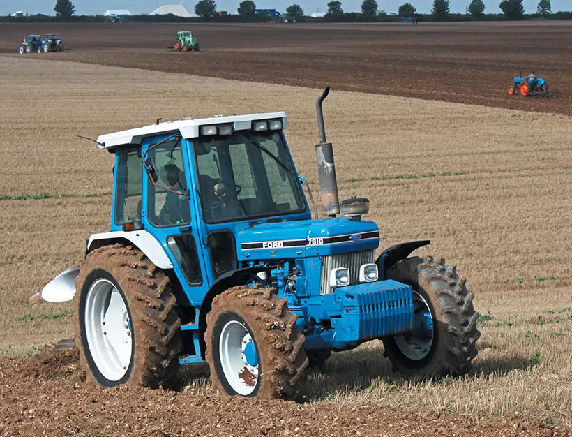 does-ford-still-make-tractors