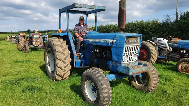 does-ford-still-make-tractors