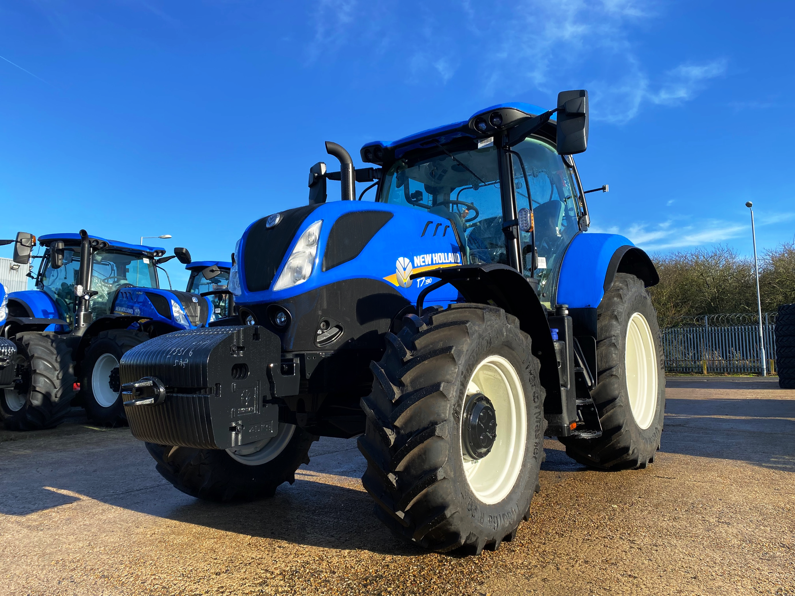 does-ford-still-make-tractors